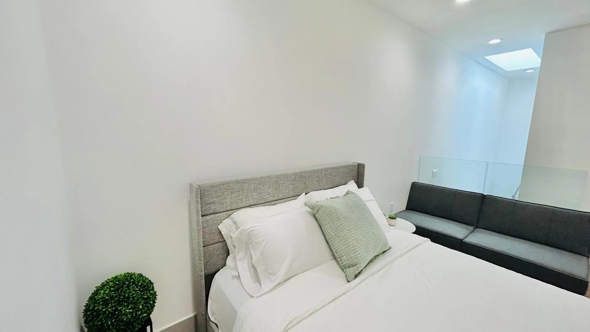 New Lux Skyline Loft In La Aparthotel Los Angeles